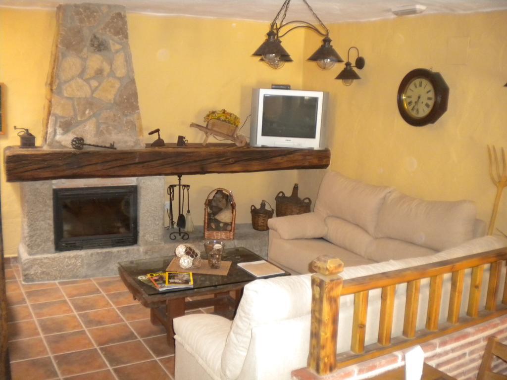 Hostal Rural Las Cuatro Calles San Martín del Pimpollar Exteriér fotografie