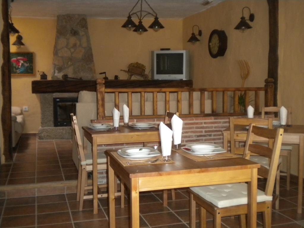 Hostal Rural Las Cuatro Calles San Martín del Pimpollar Exteriér fotografie